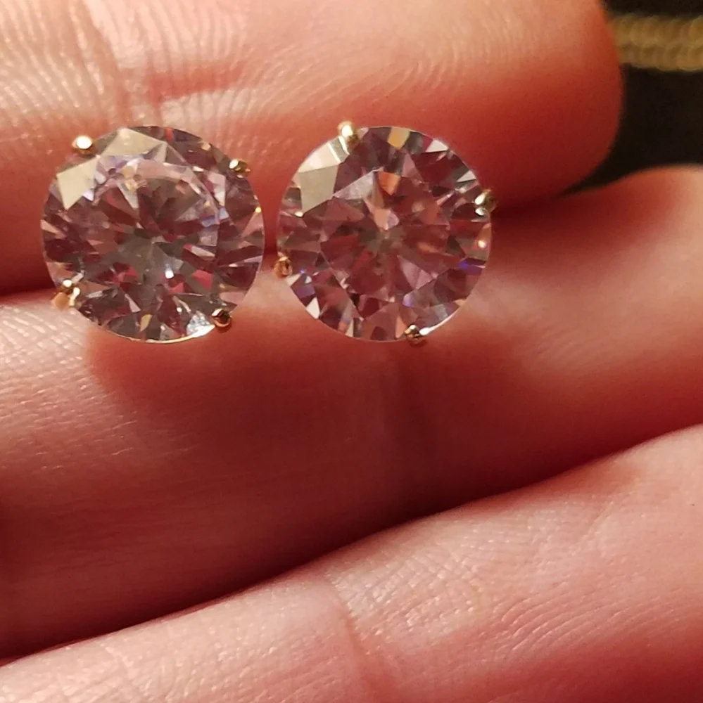 14k CZ stud - Picture 1 of 6